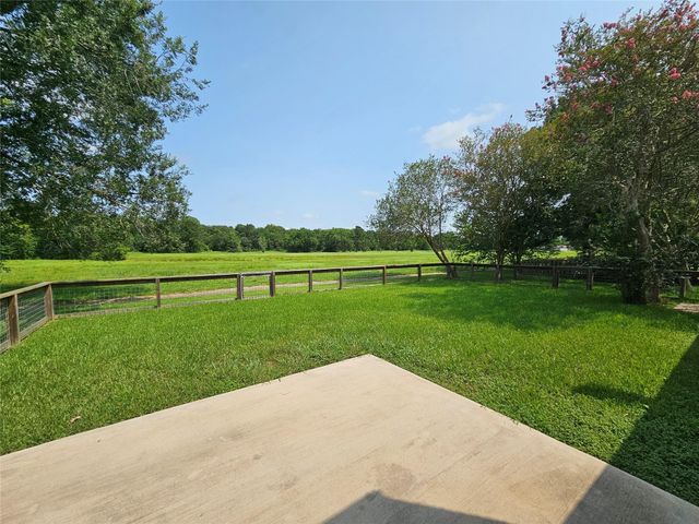 221 Palm Aire Drive, Friendswood, TX 77546