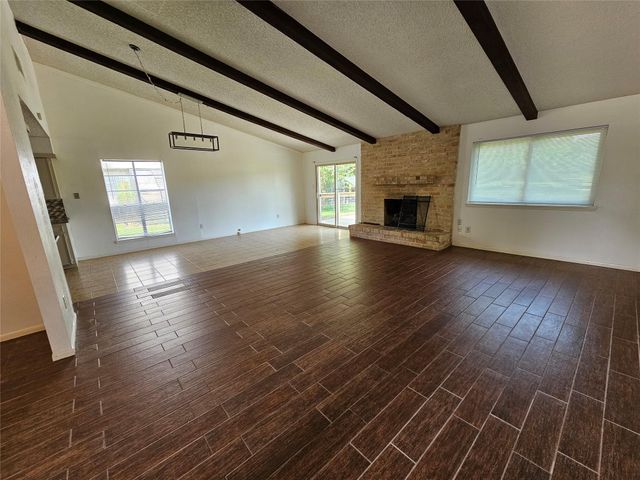 221 Palm Aire Drive, Friendswood, TX 77546