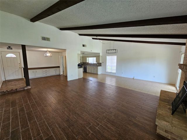 221 Palm Aire Drive, Friendswood, TX 77546