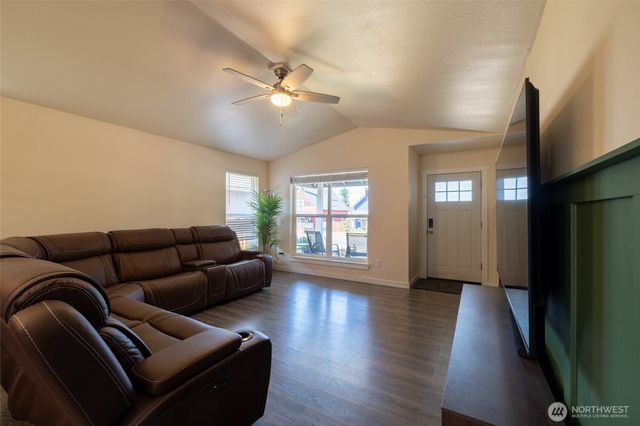 1418 Windsor Avenue, Centralia, WA 98531