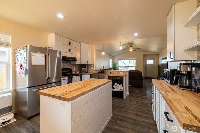 1418 Windsor Avenue, Centralia, WA 98531