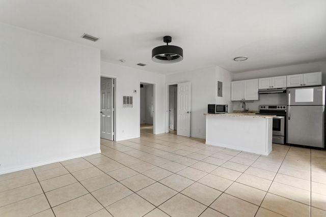 709 SW 13th Avenue 3, Fort Lauderdale, FL 33312