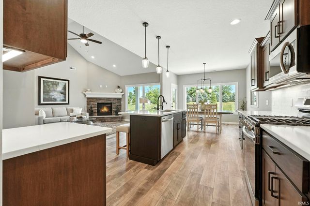 18780 Eisley Cove, Auburn, IN 46706