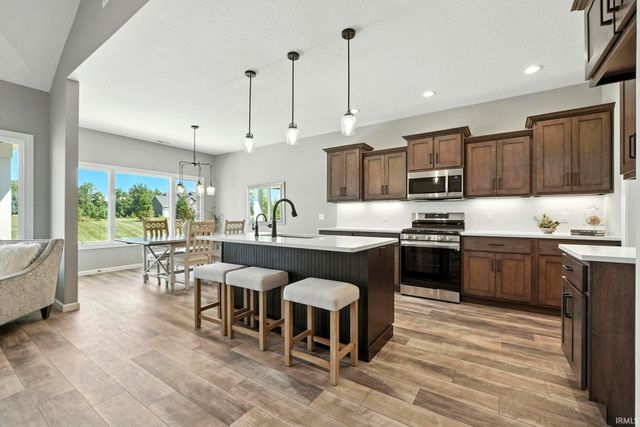 18780 Eisley Cove, Auburn, IN 46706