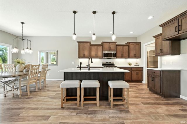 18780 Eisley Cove, Auburn, IN 46706