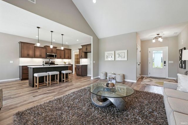 18780 Eisley Cove, Auburn, IN 46706