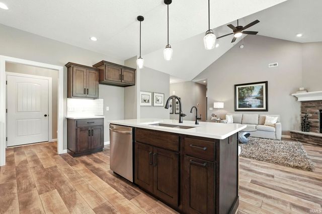 18780 Eisley Cove, Auburn, IN 46706