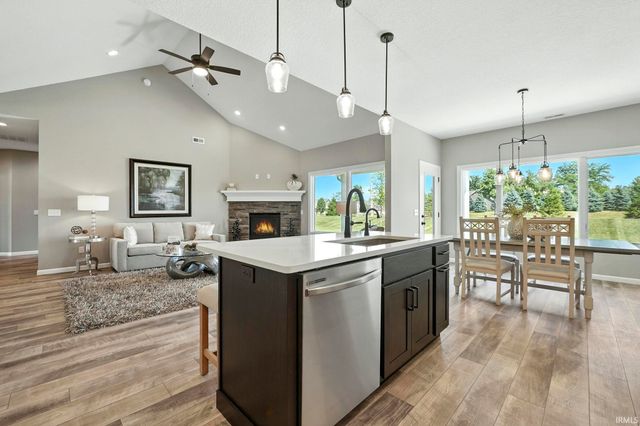 18780 Eisley Cove, Auburn, IN 46706