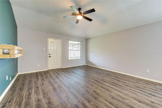 4706 E Ridge Creek Drive, Houston, TX 77053