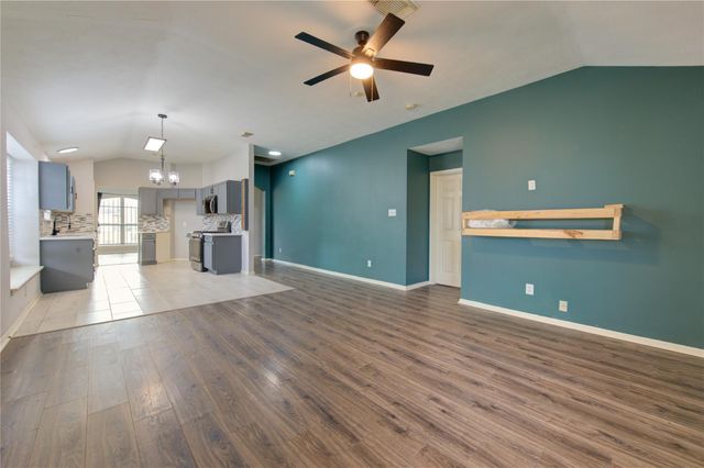 4706 E Ridge Creek Drive, Houston, TX 77053