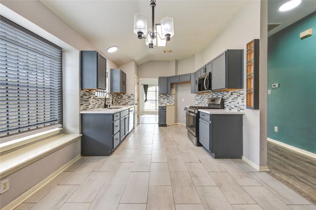 4706 E Ridge Creek Drive, Houston, TX 77053