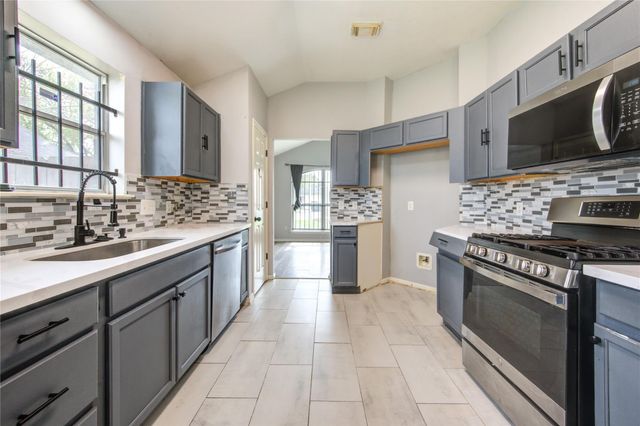 4706 E Ridge Creek Drive, Houston, TX 77053