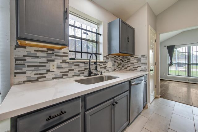 4706 E Ridge Creek Drive, Houston, TX 77053