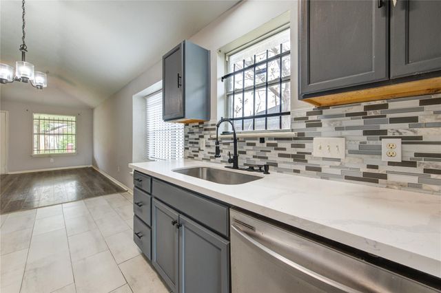 4706 E Ridge Creek Drive, Houston, TX 77053