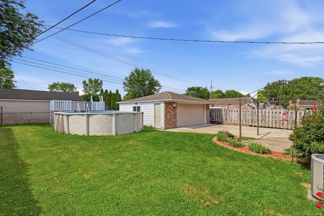 18018 cloverdale Drive, Clinton Twp, MI 48035