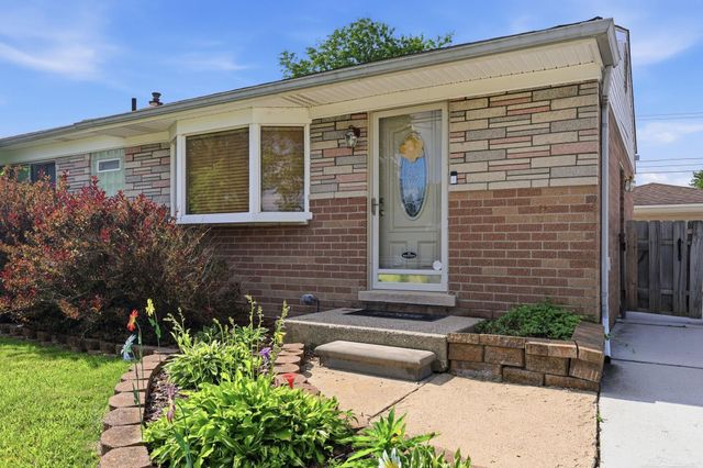 18018 cloverdale Drive, Clinton Twp, MI 48035