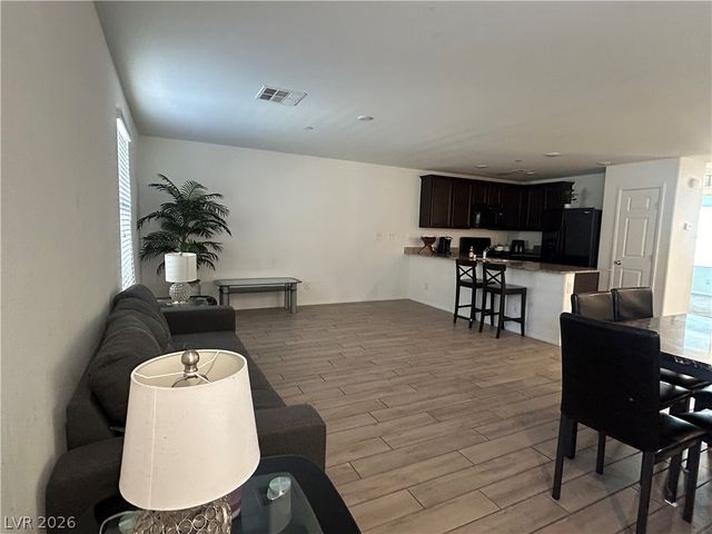 4520 Woolcomber Street, Las Vegas, NV 89115