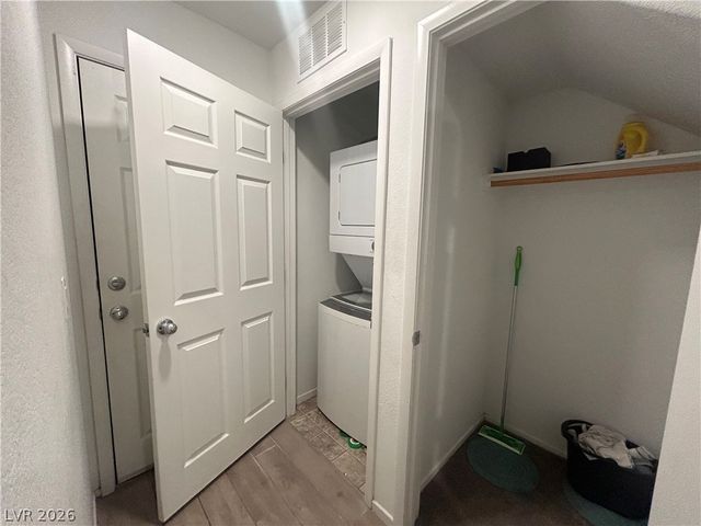 4520 Woolcomber Street, Las Vegas, NV 89115