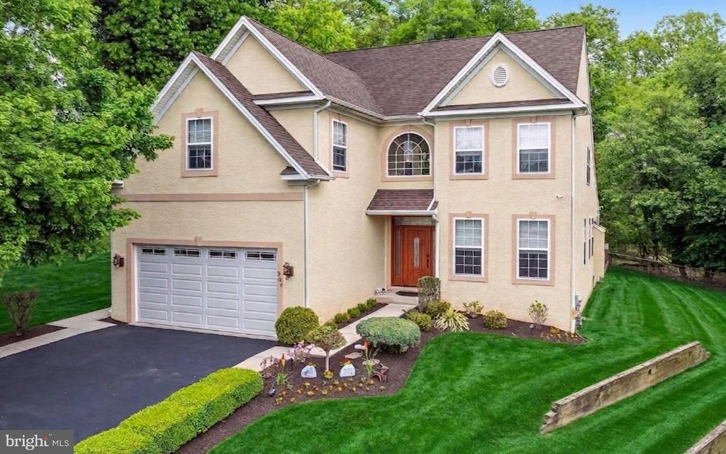 304 CAROLEE CIR, Springfield, PA 19064