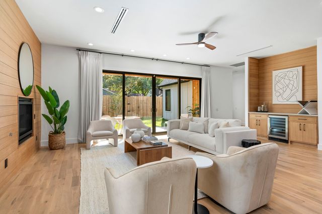 6008 Kenwood Avenue, Dallas, TX 75206