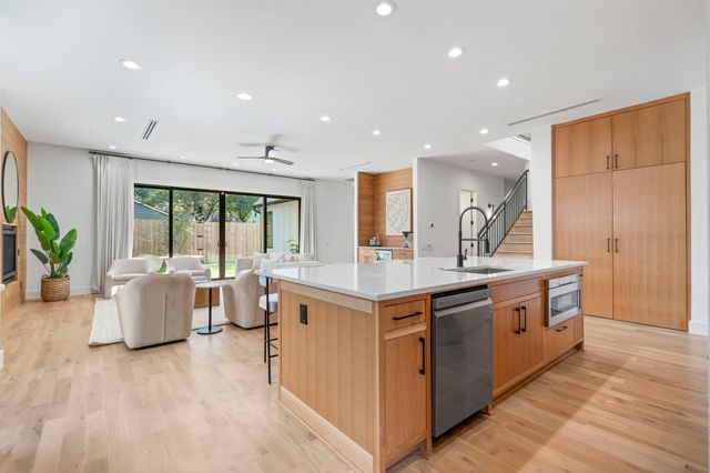 6008 Kenwood Avenue, Dallas, TX 75206