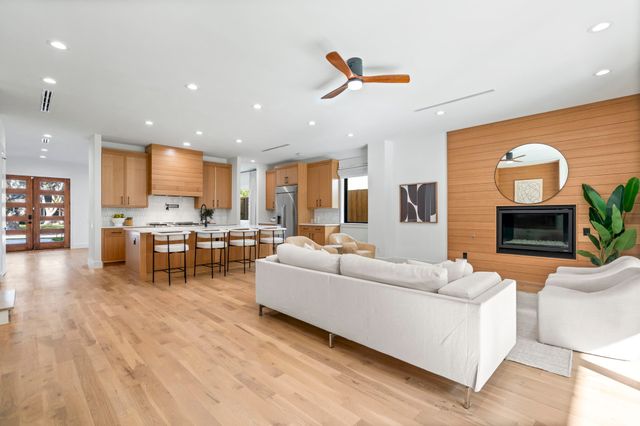 6008 Kenwood Avenue, Dallas, TX 75206