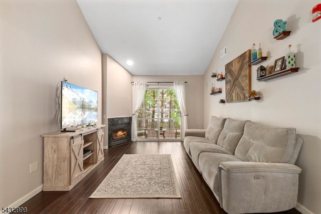 277 Winthrop Dr, Butler Boro, NJ 07405