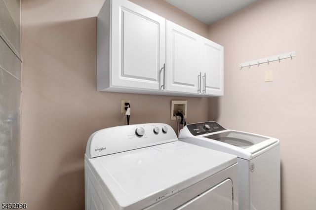 277 Winthrop Dr, Butler Boro, NJ 07405