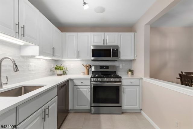 277 Winthrop Dr, Butler Boro, NJ 07405