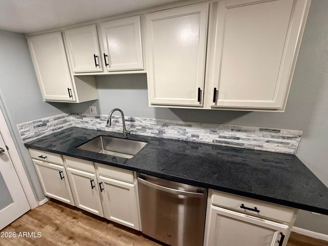 600 S DOBSON Road 111, Mesa, AZ 85202