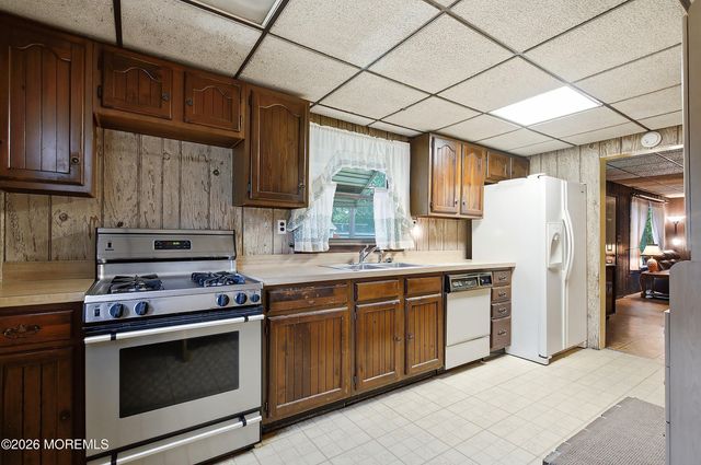 1198 Maxim Southard Road, Howell, NJ 07731