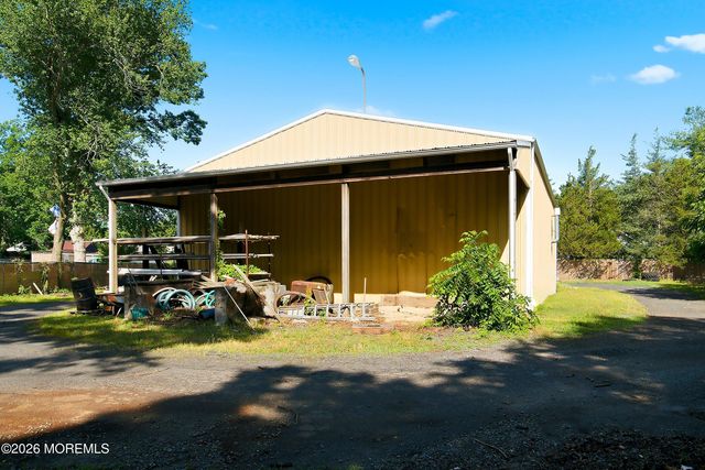 1198 Maxim Southard Road, Howell, NJ 07731