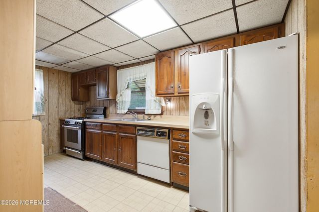 1198 Maxim Southard Road, Howell, NJ 07731