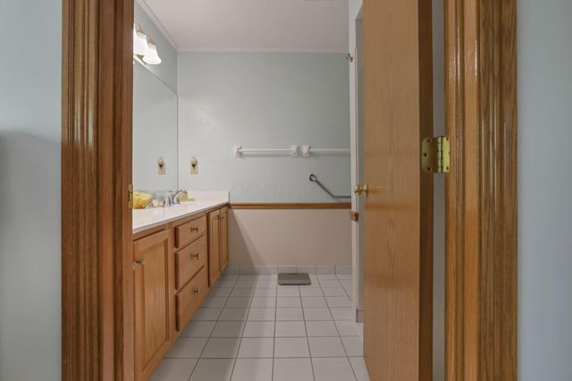 3122 Kingsmead, Dublin, OH 43017