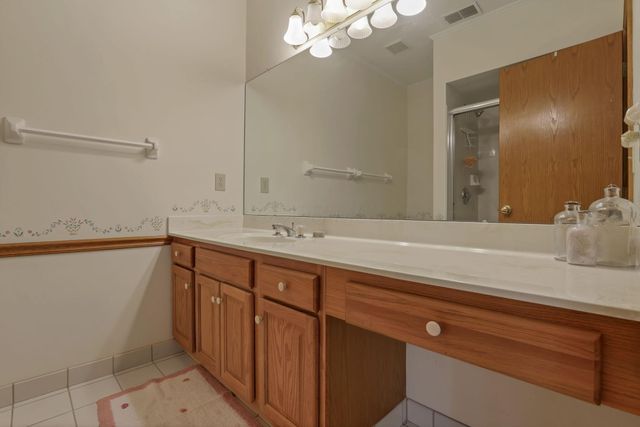 3122 Kingsmead, Dublin, OH 43017