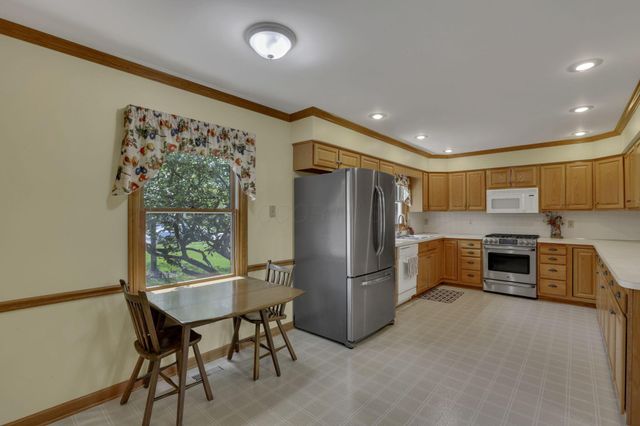 3122 Kingsmead, Dublin, OH 43017