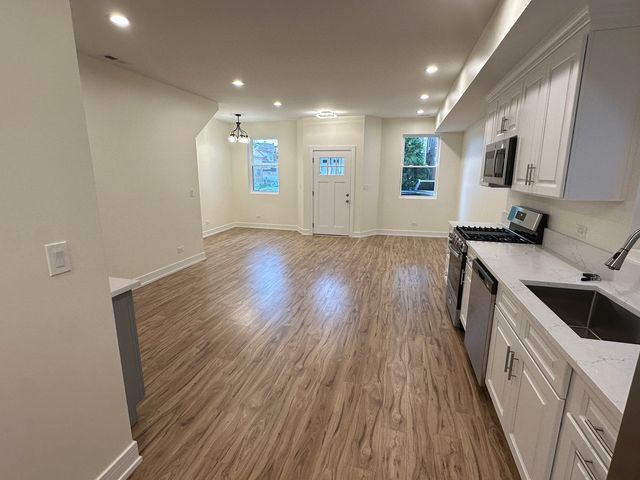 1325 S 50th Court, Cicero, IL 60804