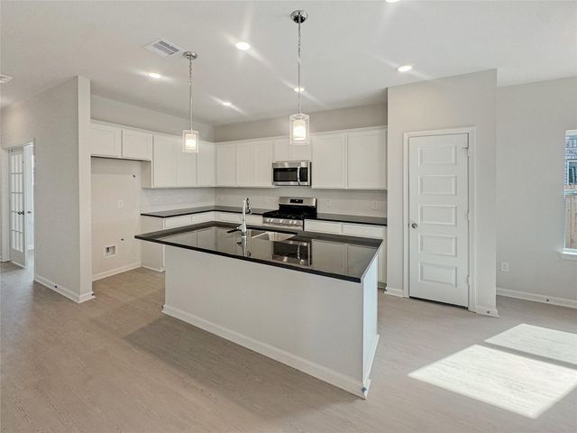 1610 River Scene Trail, Dayton, TX 77535