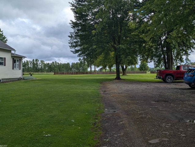 33700 Pratt Road, Richmond Twp, MI 48062