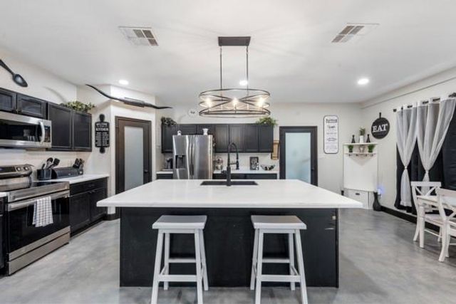 43 O'baya, Bedias, TX 77831