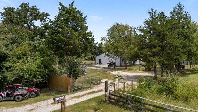 43 O'baya, Bedias, TX 77831