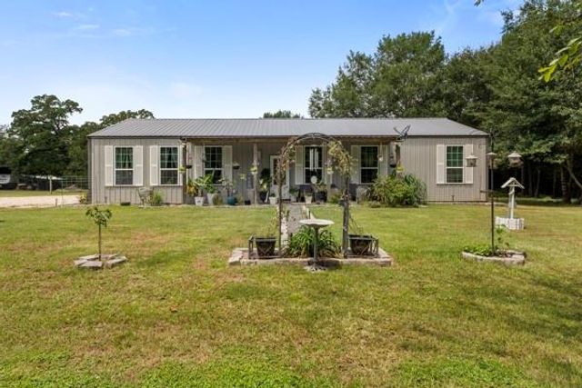 43 O'baya, Bedias, TX 77831