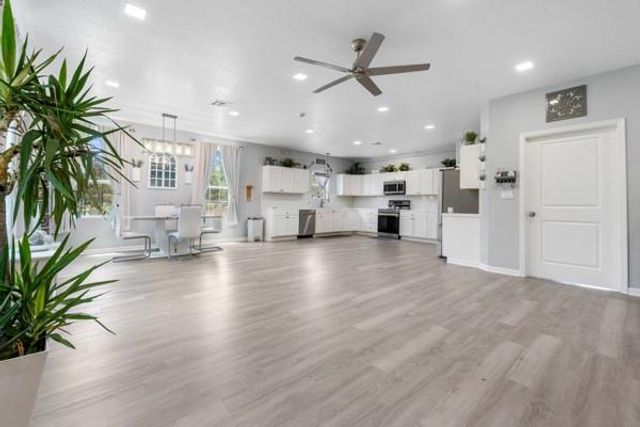 43 O'baya, Bedias, TX 77831