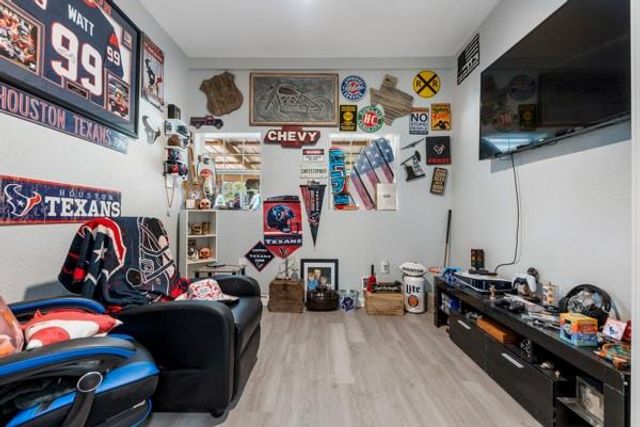 43 O'baya, Bedias, TX 77831