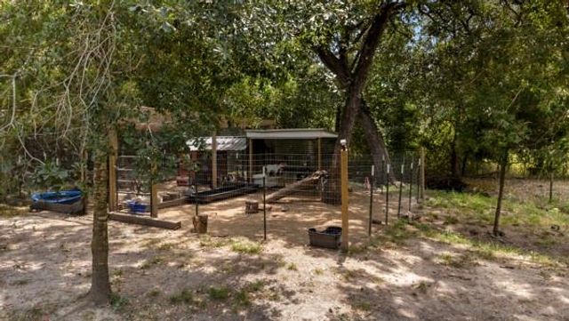 43 O'baya, Bedias, TX 77831