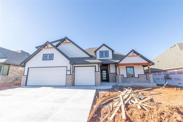 2913 Crossover Court, Moore, OK 73160