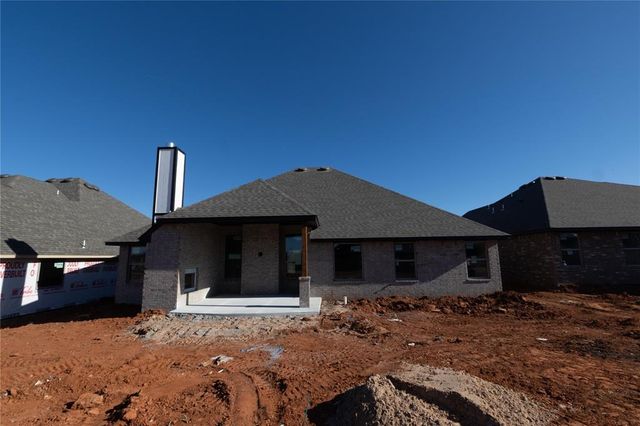 2913 Crossover Court, Moore, OK 73160