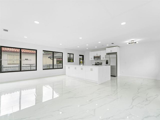 2500 SW 23rd Ter, Miami, FL 33145