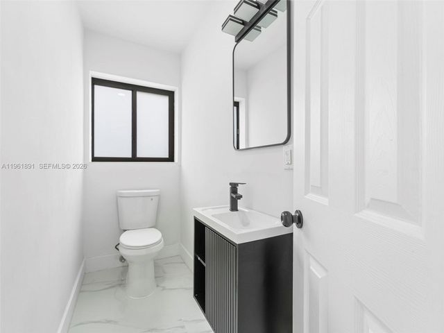 2500 SW 23rd Ter, Miami, FL 33145