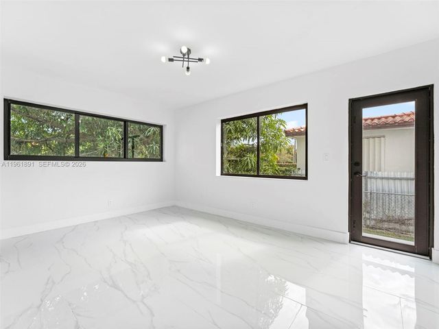 2500 SW 23rd Ter, Miami, FL 33145